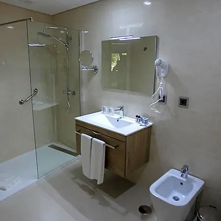 Fafense Hotell 3*